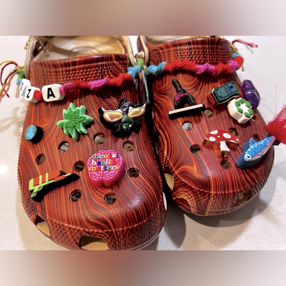 Sza x Crocs collaboration. “Woodgrain”